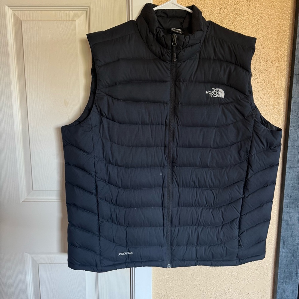 The North Face Men's Black Puffer Vest